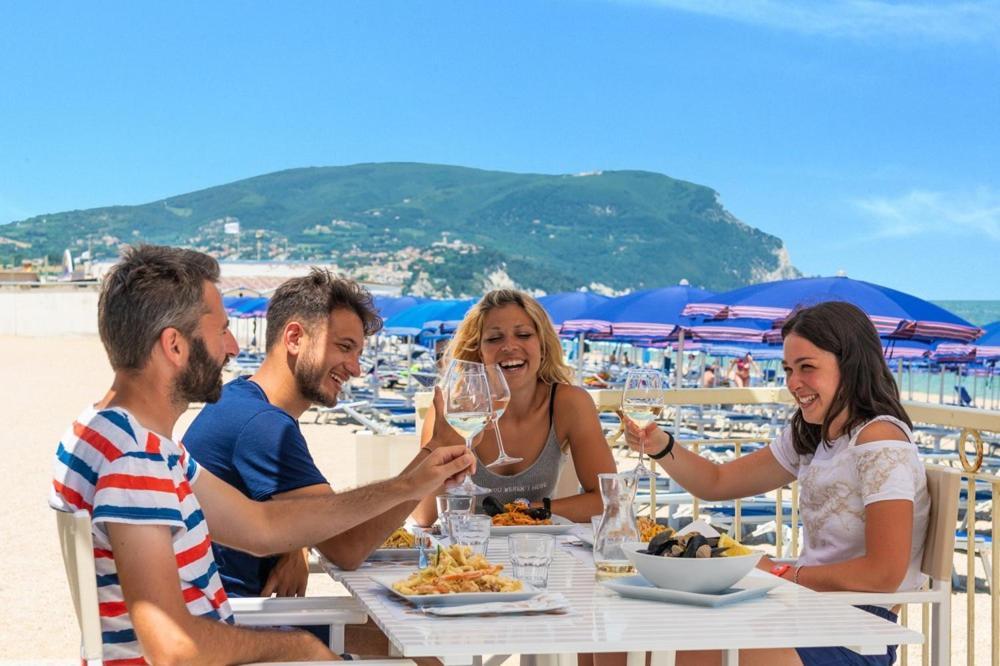 Conero Azzurro Hotel Numana Eksteriør billede